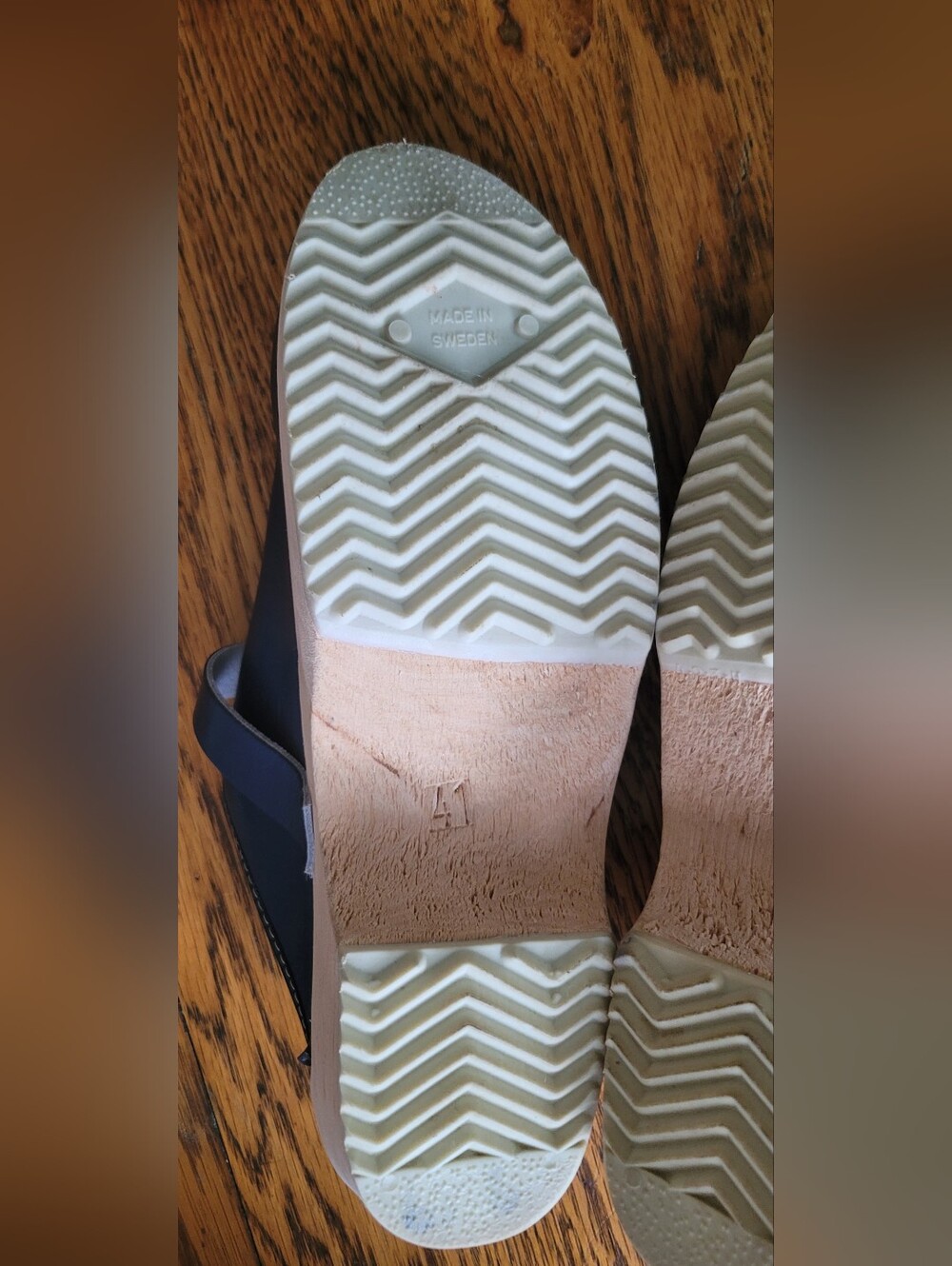 Lotta From Stockholm Navy Blue Leather Clogs with Natural Wood Footbed - Picture 6 of 9